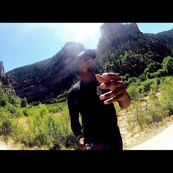 Women’s & Men’s aunthinic inexpensive clothing! - Picture 4 of 7